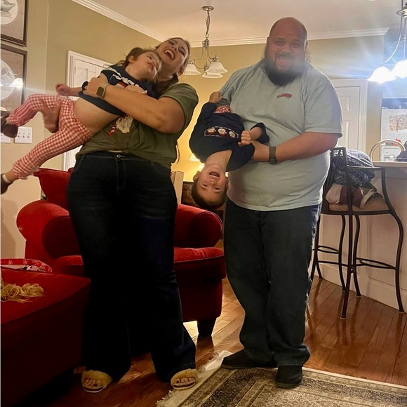 Meet your Posher, Chelsea - Picture 2 of 2